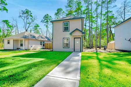 28621 Rantoul Ct Huntsville, TX 77320