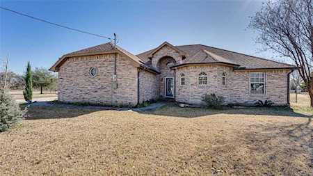 105 Country Drive Waxahachie, TX 75165