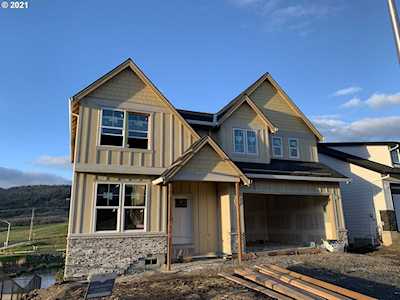 215 E Taylor Dr Newberg, OR 97132