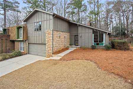 225 Lakeview Ridge W Roswell, GA 30076