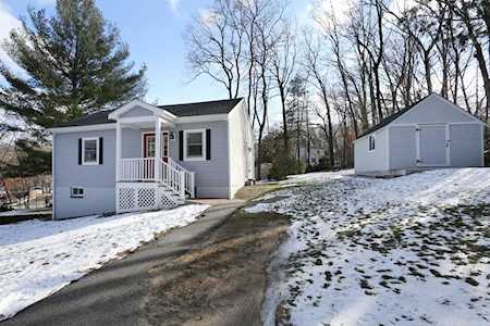 8 Upland Rd Marlborough, MA 01752