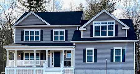 11 Applewood Lane Mendon, MA 01756