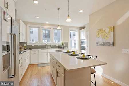 13352 Sherwood Park Ln Herndon, VA 20171