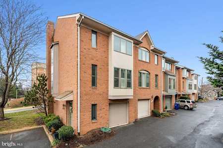 1981 Adams St Arlington, VA 22201