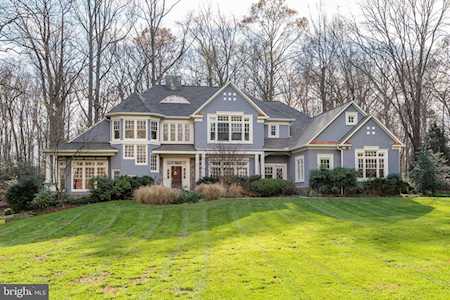 7100 Saunders Ct Bethesda, MD 20817