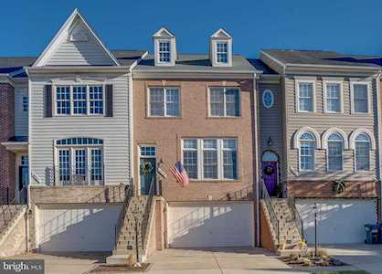 6929 Stanwick Square Gainesville, VA 20155