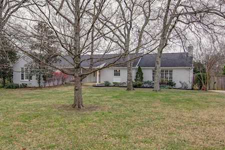 6137 Robin Hill Rd Nashville, TN 37205