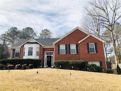1015 Spanish Moss Ln Lawrenceville, GA 30045