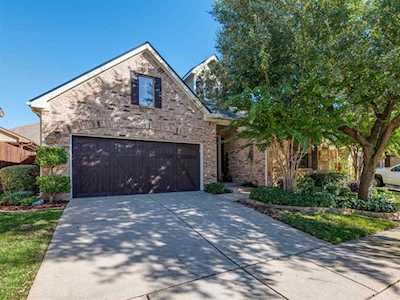 2202 Eagles Nest Drive Euless, TX 76039