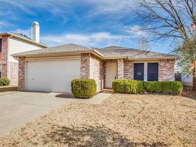8209 Canoe Ridge Lane Denton, TX 76210