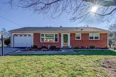 5234 Grandin Rd Ext Roanoke, VA 24018