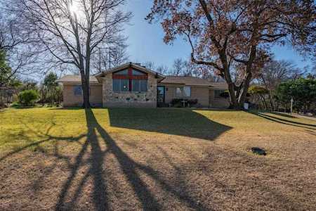 2101 Rock Creek Drive Grand Prairie, TX 75050