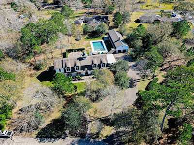 613 Penny Ln Friendswood, TX 77546