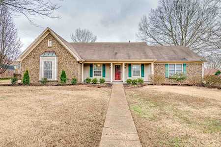 44 Shelley Renee Ln Cordova, TN 38018