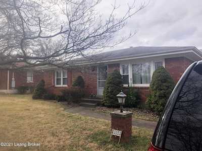 8008 White Cedar Dr Louisville, KY 40219
