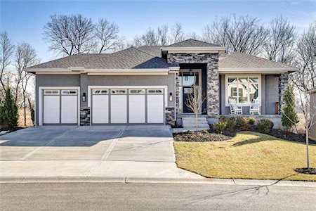 2409 W 180th St Overland Park, KS 66085