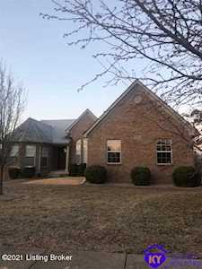 10500 Gentlewind Ct Louisville, KY 40291
