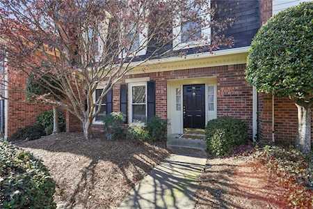 16 Stratford Hall Place NE Atlanta, GA 30342