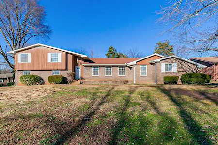 156 Clearlake Dr E Nashville, TN 37217