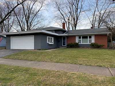 305 W Gartner Rd Naperville, IL 60540