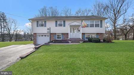 2935 Summit CIRCLE Aston, PA 19014