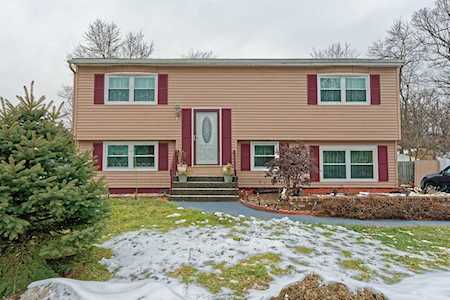 18 Lynn Dr Albany, NY 122054919
