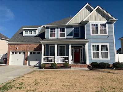 517 Wood Nymph Ln Chesapeake, VA 23323