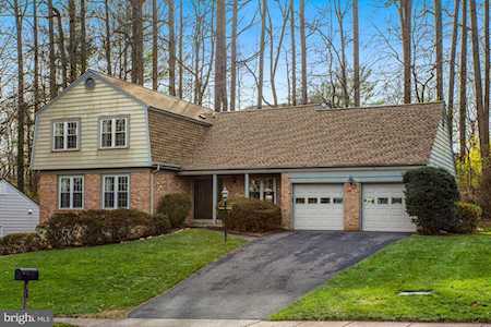 221 Apple Blossom Ct Vienna, VA 22181