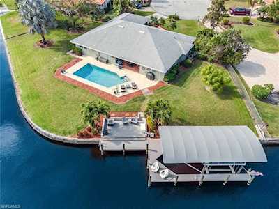 828 Cape View Dr Fort Myers, FL 33919