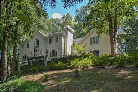 1685 Brandon Hall Dr Sandy Springs, GA 30350
