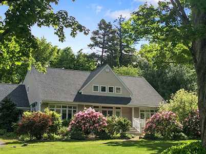38 Whittier Rd Milton, MA 02186