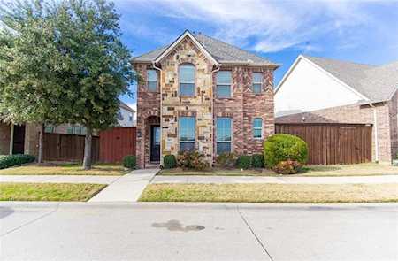 203 Carrington Lane Lewisville, TX 75067