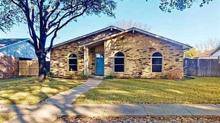 5005 Overton Circle The Colony, TX 75056