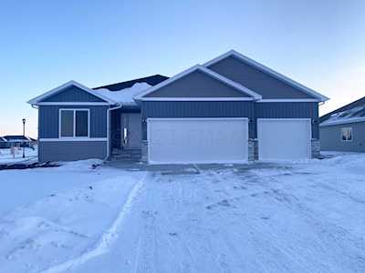 2111 W 14th St West Fargo, ND 58078