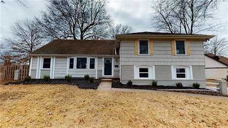 3903 W 92nd Terrace Prairie Village, KS 66207