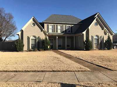 332 Grand Steeple Dr Collierville, TN 38017