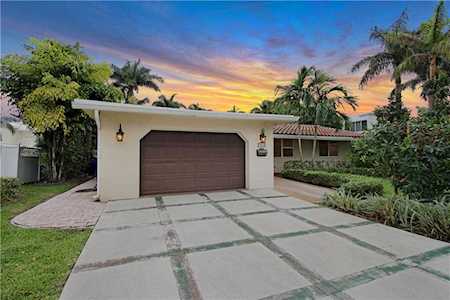 2401 SE 7th Dr Pompano Beach, FL 33062