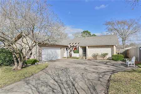 2905 Pierre Place College Station, TX 77845