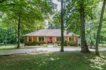608 Idlewood Dr Clarksville, TN 37043
