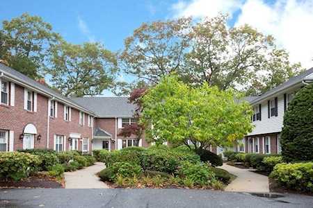 21 Westerly St #15 Wellesley, MA 02482
