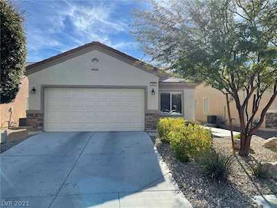 3025 Kingbird Dr North Las Vegas, NV 89084