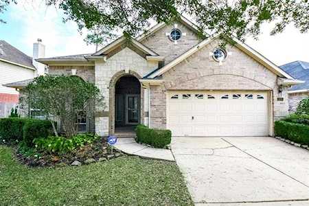 14510 Eastern Redbud Ln Houston, TX 77044