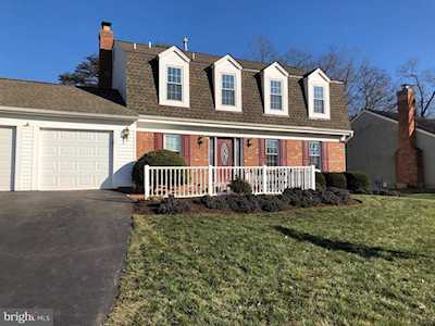 15116 Honsena Dr Centreville, VA 20120