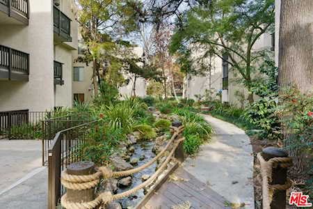 5203 Summertime Lane Culver City, CA 90230