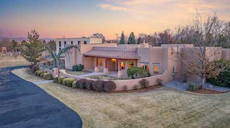 4616 Los Poblanos Circle NW Los Ranchos, NM 87107