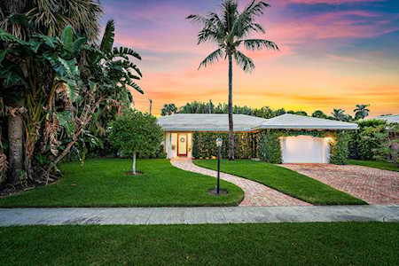 905 Elderberry Way Boca Raton, FL 33486