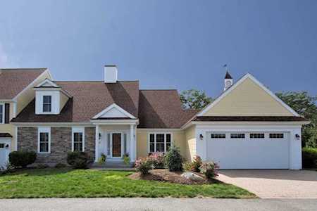 24 English Commons (12 Boston St) #24 Topsfield, MA 01983