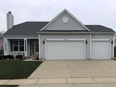 1025 Mackenzie Dr Antioch, IL 60002
