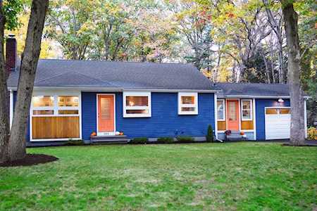 284 East Street Ext. Attleboro, MA 02703