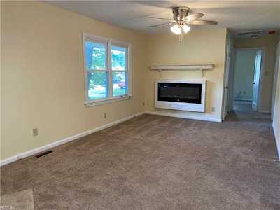 9 Tallwood Dr Hampton, VA 23666